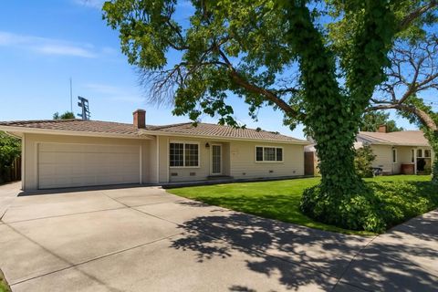 Photo of 190 W Mckenzie Avenue, Stockton, CA 95204 (MLS # ML82034464)