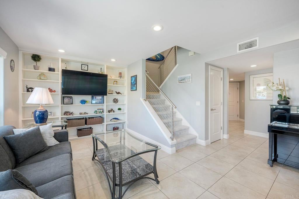213 Windward Way