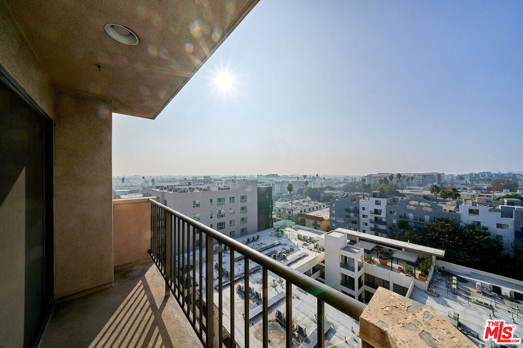 727 S Ardmore Avenue 801