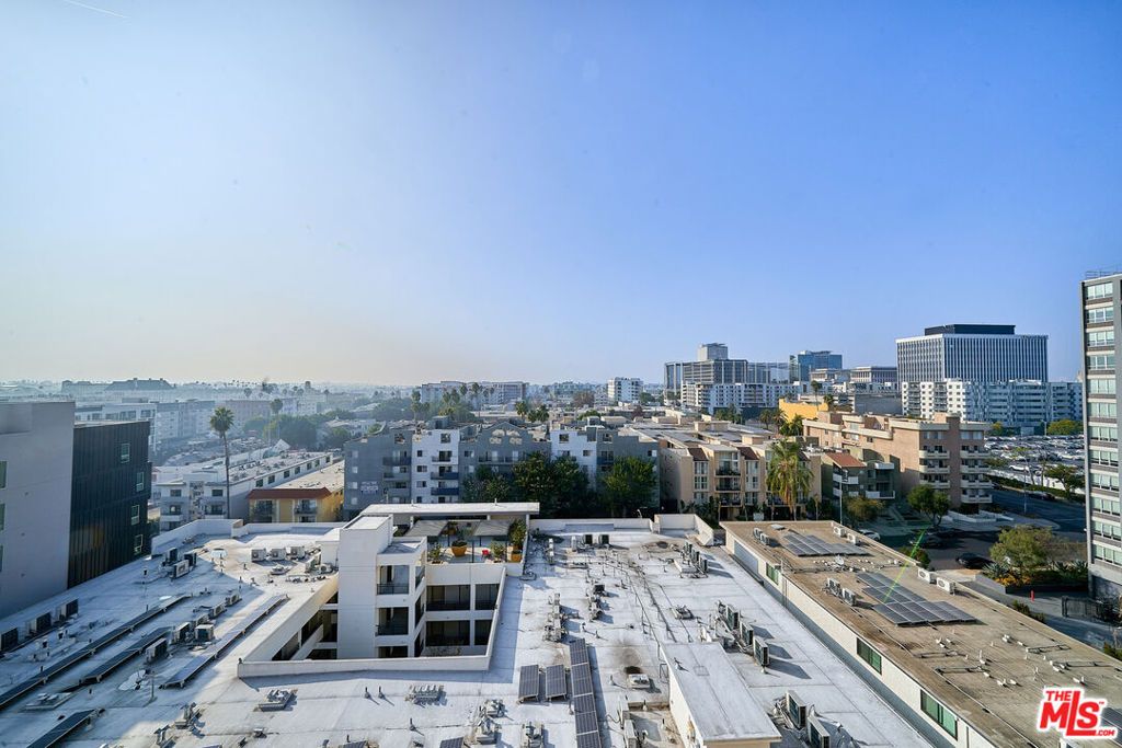 Photo of 727 S Ardmore Avenue #801, Los Angeles, CA 90005 (MLS # 25616109)