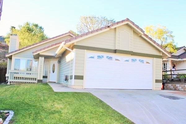 Welcome to Alpine's most affordable home. This California Terrace beauty features a gorgeous mountain view & is loaded w/ upgrades. Open floor plan w/ lots of natural light & soaring ceilings, warm fireplace, wood floors, new carpet & paint, slate flooring in the kitchen, granite counter tops, fully landscaped, tiled roof, AC & 2 car garage. Trash pick up is included in HOA. Please see supplemental remarks for a complete list of upgrades at the bottom of the listing page. Near shopping & restaurants. Neighborhoods: Alpine Equipment: Garage Door Opener,Pool/Spa/Equipment, Range/Oven Other Fees: 0 Sewer: Sewer Connected Topography: GSL