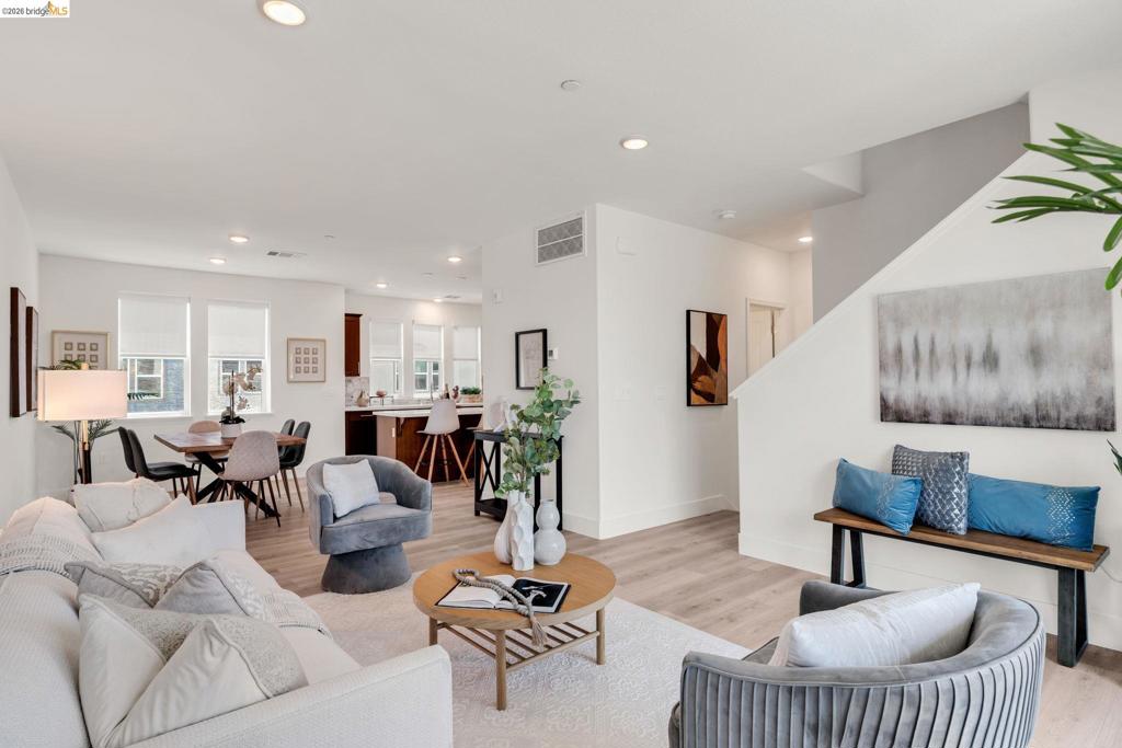 820 E Duane Ave 5