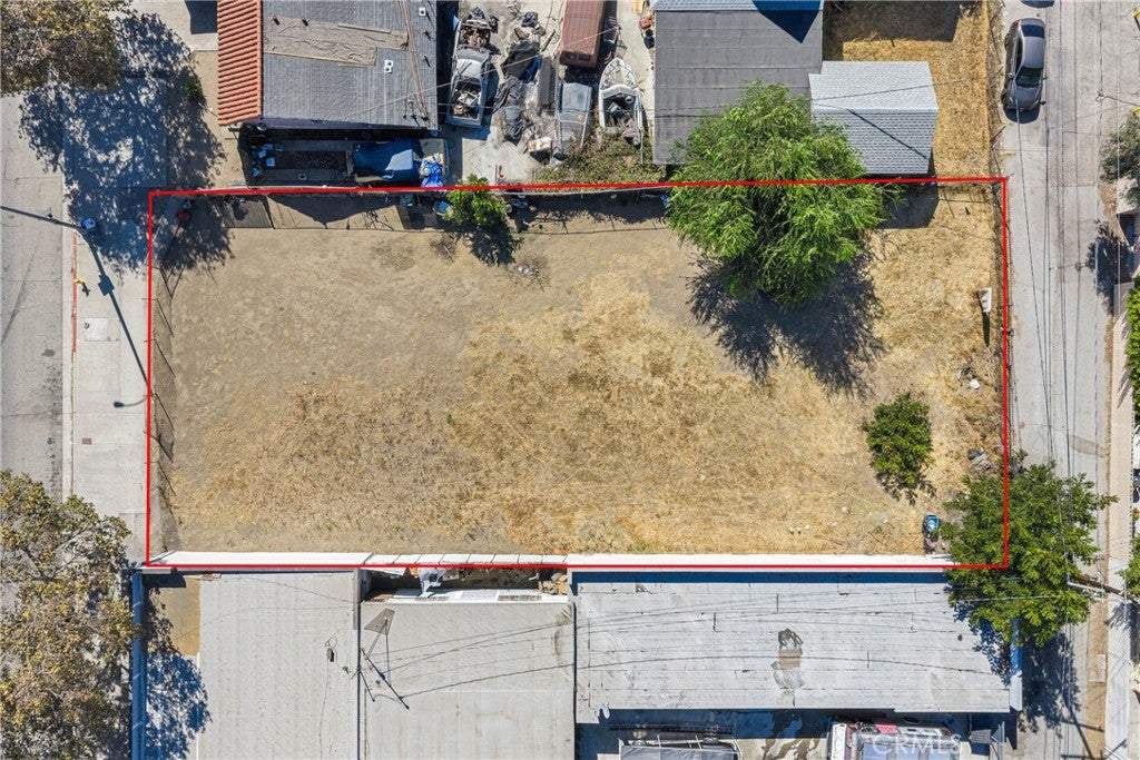 845 W Holt