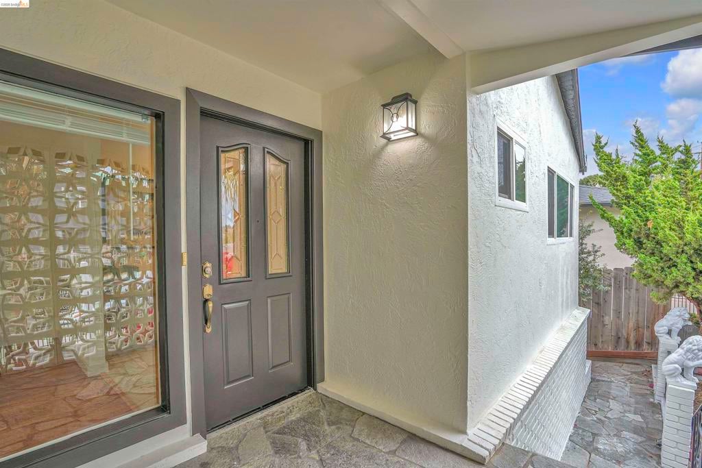 1836 East Ave