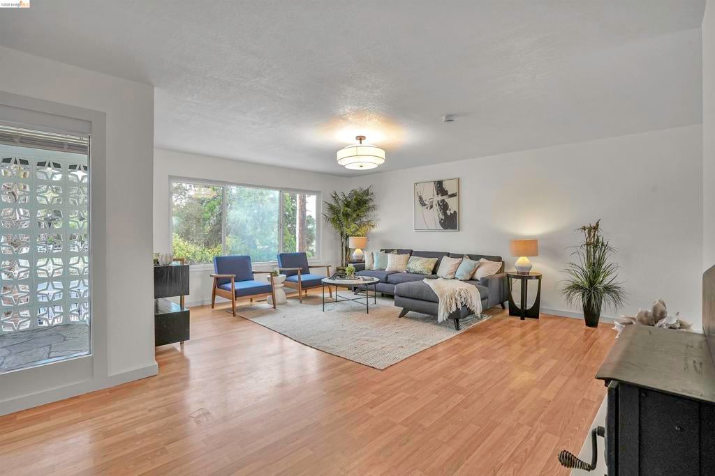 1836 East Ave