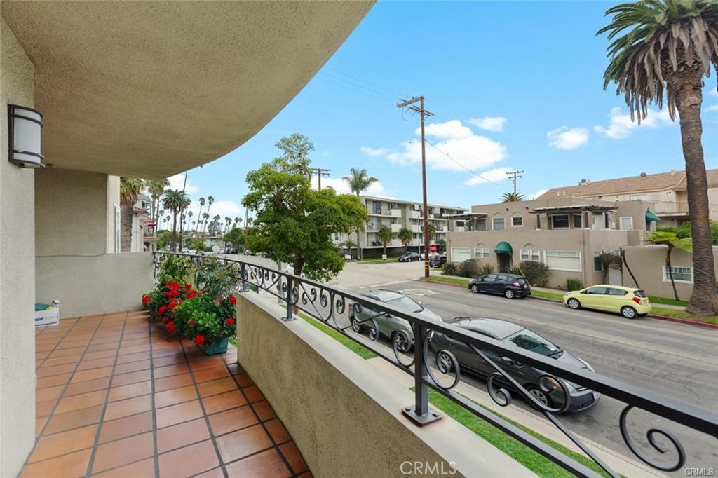 3737 E 2nd 101