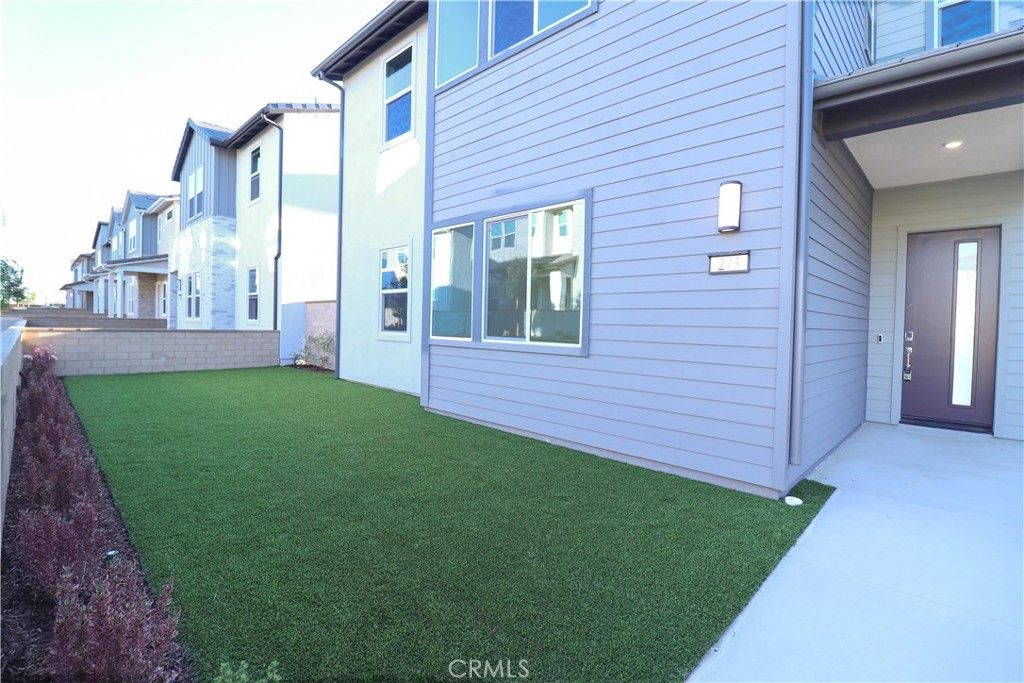 Photo of 273 Shoveler, Irvine, CA 92618 (MLS # WS25274374)