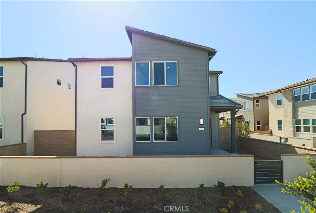 Photo of 273 Shoveler, Irvine, CA 92618 (MLS # WS25274374)