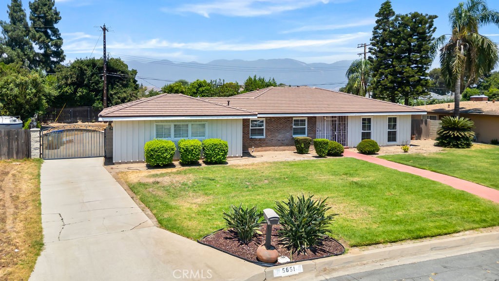 5651 Magnolia Avenue