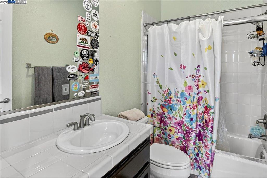 PINNACLE RIDGE - Residential