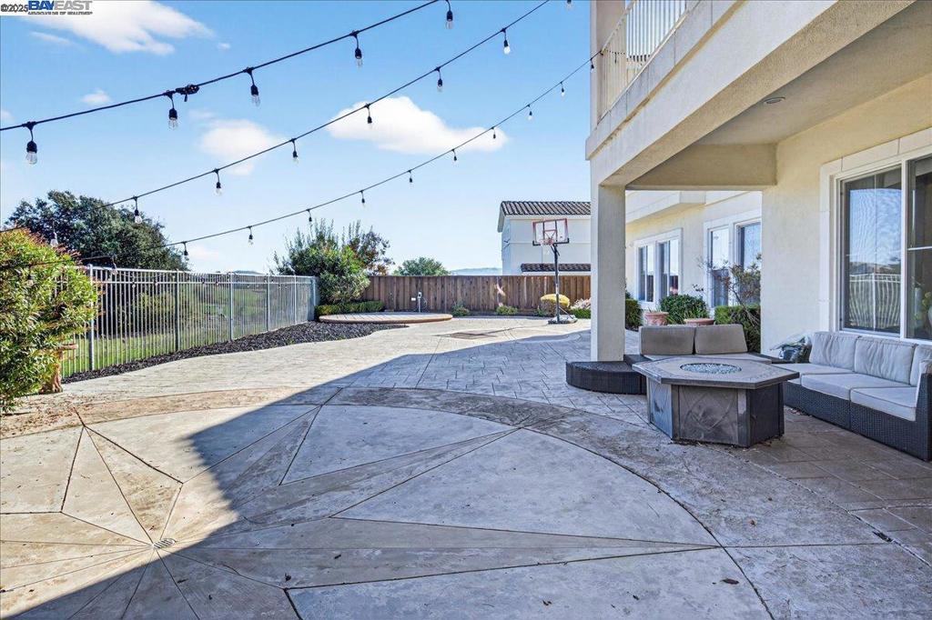 PINNACLE RIDGE - Residential