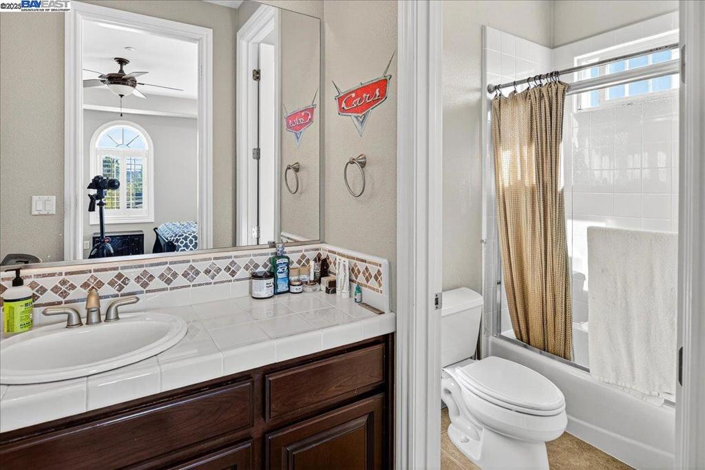 PINNACLE RIDGE - Residential