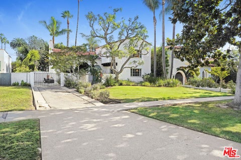 Photo of 445 17th Street, Santa Monica, CA 90402 (MLS # 26103752)