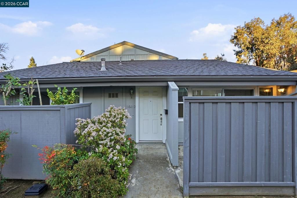 Photo of 1160 Kenwal Rd Rd #D, Concord, CA 94521 (MLS # 41121140)