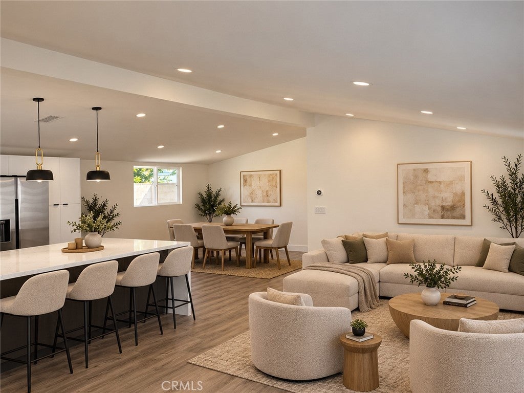 7831 Capistrano