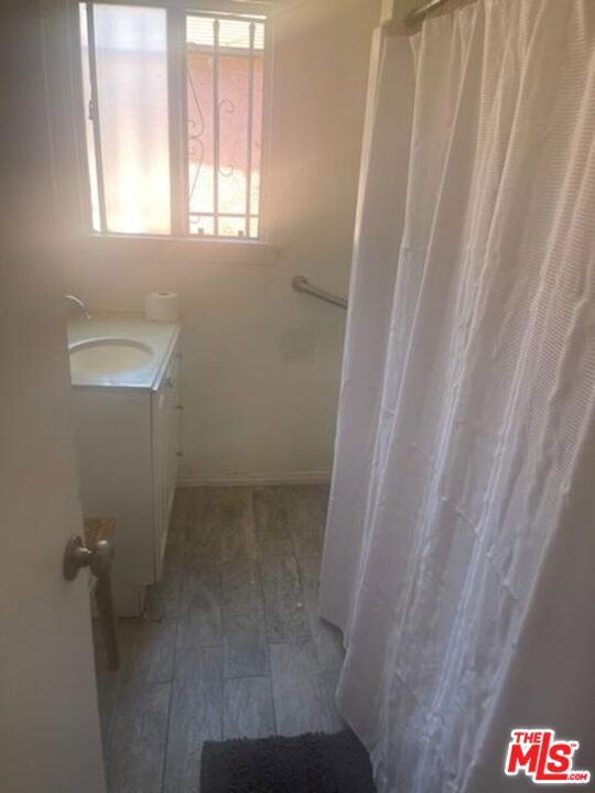 1502 S Redondo Boulevard