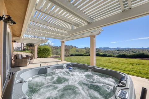 Photo of 2210 Holly Drive Dr, Paso Robles, CA 93446 (MLS # SC25271634)