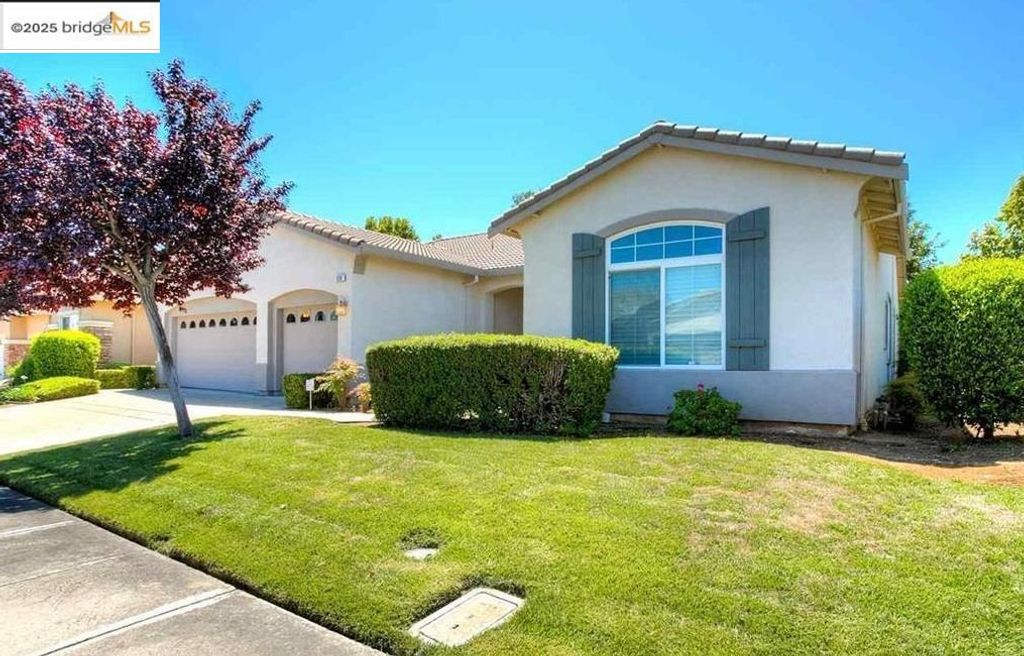 Photo of 930 Suntan Ln Ln, Brentwood, CA 94513 (MLS # 41115701)