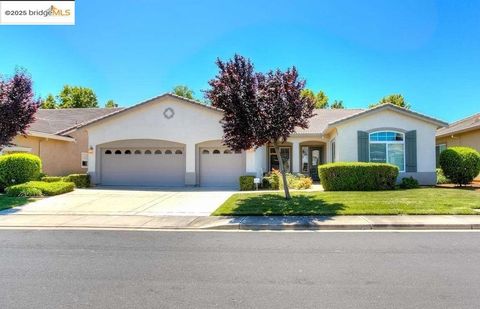 Photo of 930 Suntan Ln Ln, Brentwood, CA 94513 (MLS # 41115701) Photo of 930 Suntan Ln Ln, Brentwood, CA 94513 (MLS # 41115701)