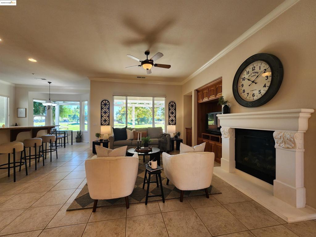 SUMMERSET 4 - Residential