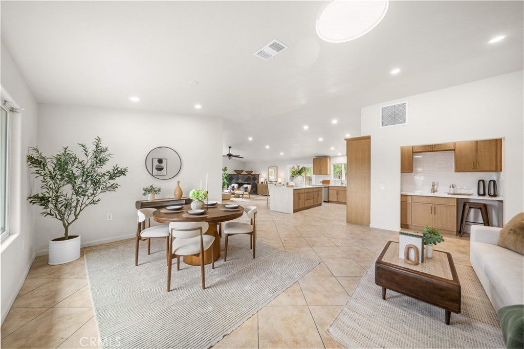 Photo of 291 Hillandale Court, Riverside, CA 92507 (MLS # TR26195528)