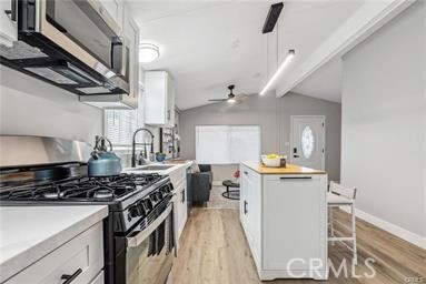 1850 W Orangethorpe
