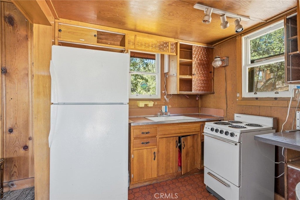 24759 Schaffer Drive