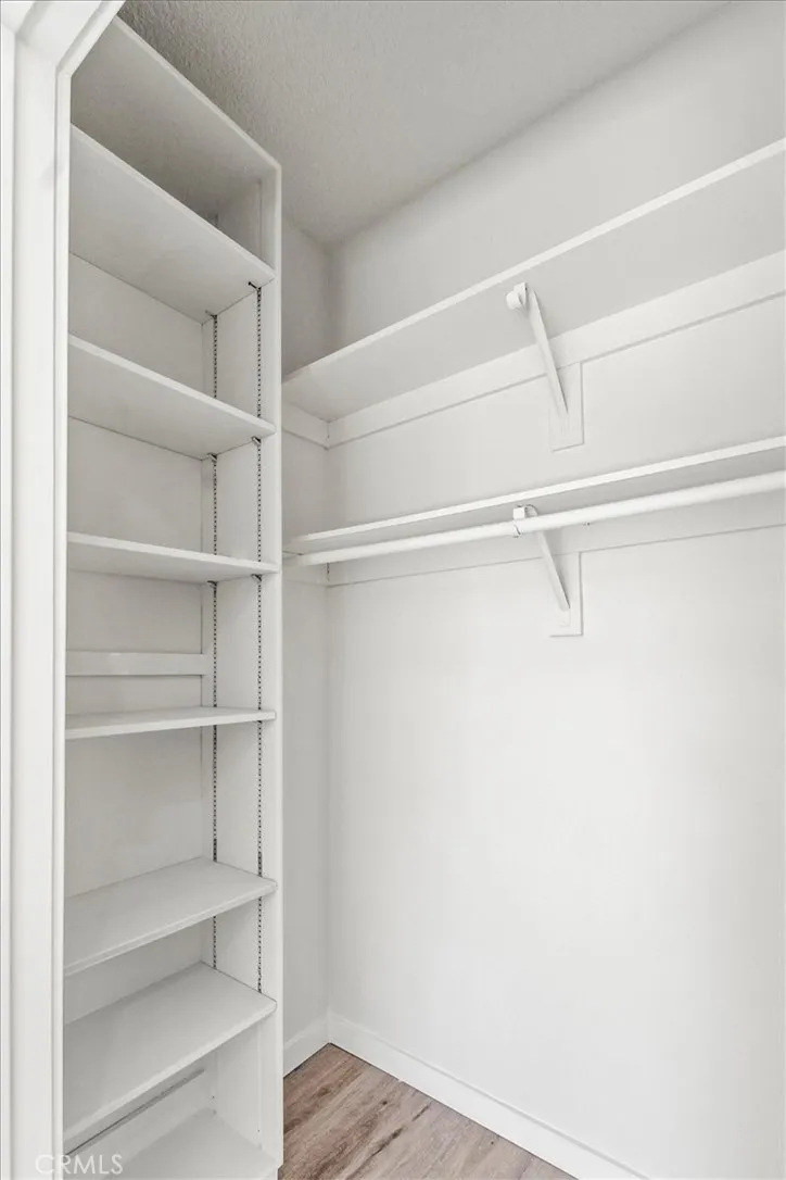 Lake Balboa, California 91406, United States, 2 Bedrooms Bedrooms, ,2 BathroomsBathrooms,Residential,Active,162520