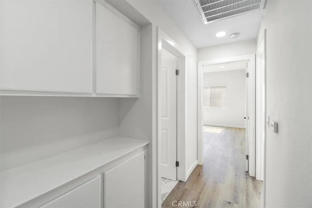 Lake Balboa, California 91406, United States, 2 Bedrooms Bedrooms, ,2 BathroomsBathrooms,Residential,Active,162520