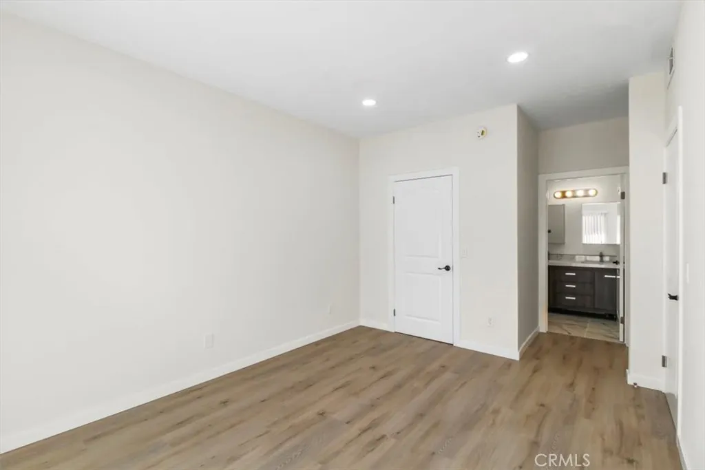 Lake Balboa, California 91406, United States, 2 Bedrooms Bedrooms, ,2 BathroomsBathrooms,Residential,Active,162520