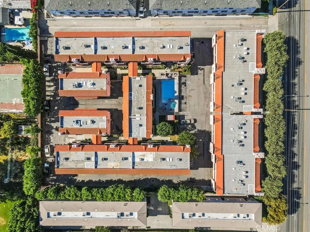 Lake Balboa, California 91406, United States, 2 Bedrooms Bedrooms, ,2 BathroomsBathrooms,Residential,Active,162520