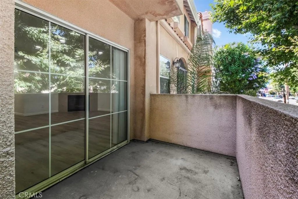 Lake Balboa, California 91406, United States, 2 Bedrooms Bedrooms, ,2 BathroomsBathrooms,Residential,Active,162520