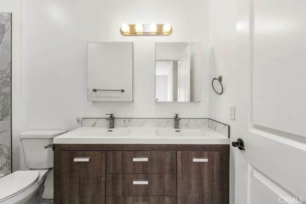 Lake Balboa, California 91406, United States, 2 Bedrooms Bedrooms, ,2 BathroomsBathrooms,Residential,Active,162520