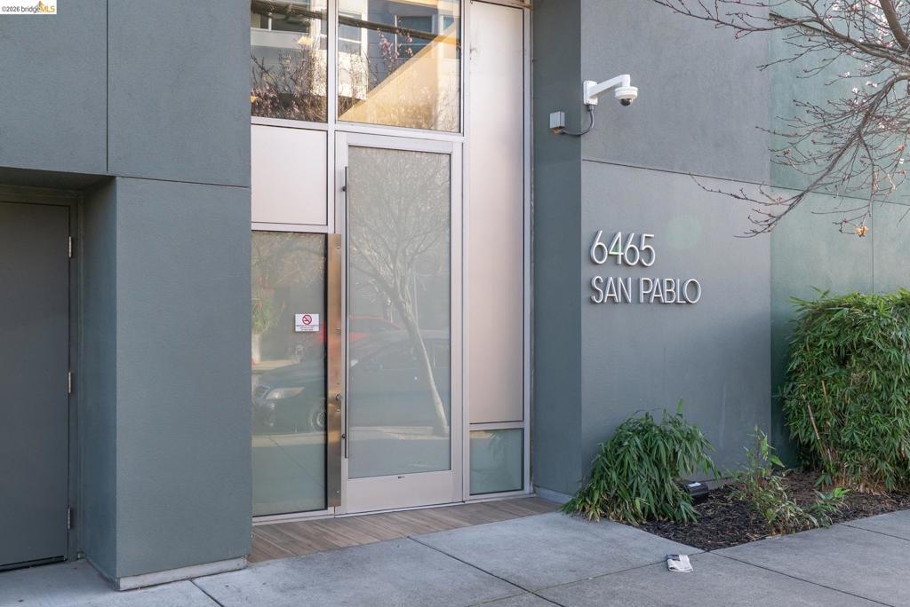 6465 San Pablo Ave 203, Oakland CA 94608