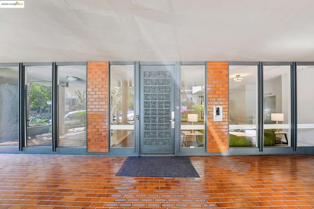 ROCKRIDGE - Residential