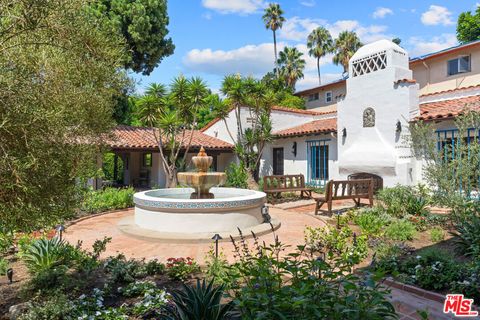 Photo of 1302 N Harper Avenue, West Hollywood, CA 90046 (MLS # 26638885)