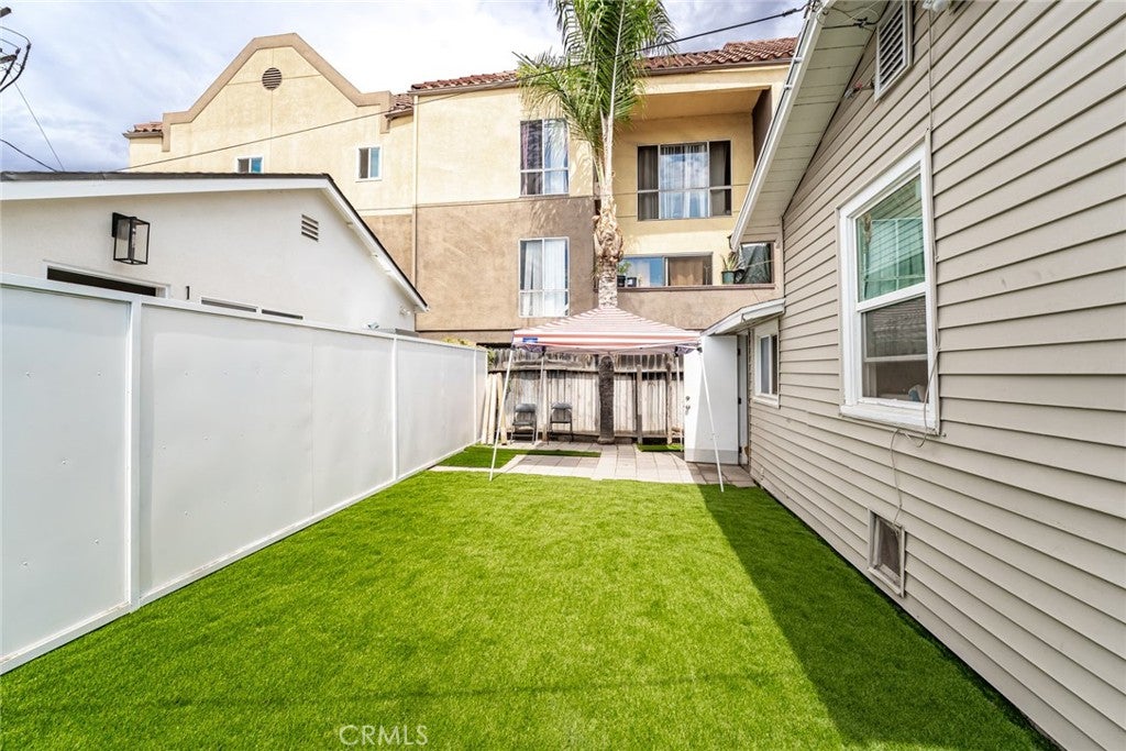 15943 Vermont
