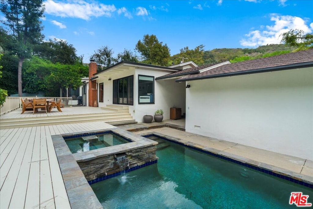 Photo of 3479 Mandeville Canyon Road, Los Angeles, CA 90049 (MLS # 25596983)