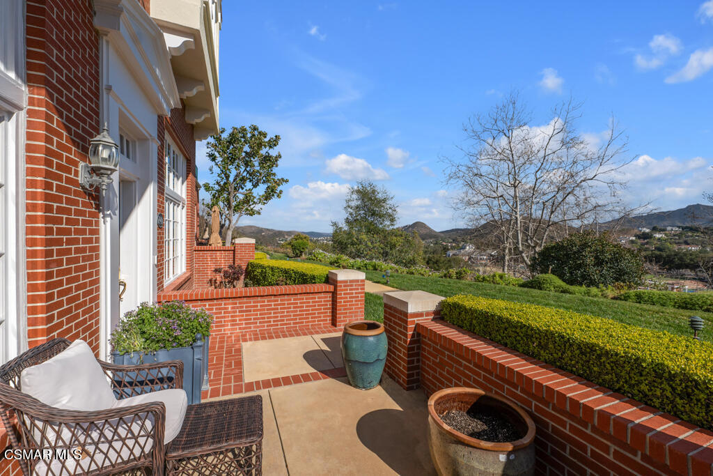 2442 Swanfield Court