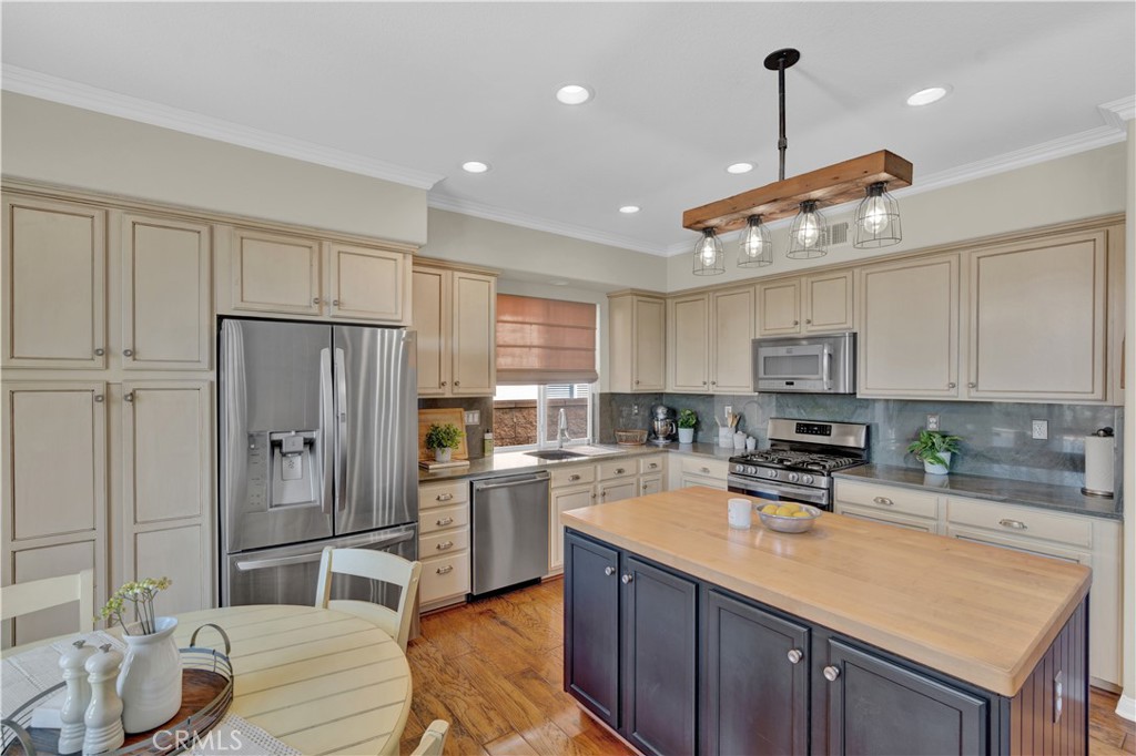 11 Spring View Way