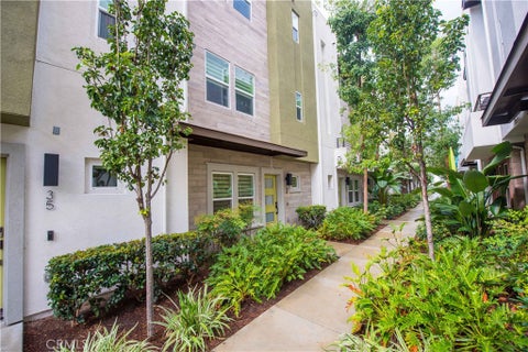 Photo of 923 E Mason Lane #34, Anaheim, CA 92805 (MLS # IG26213893)