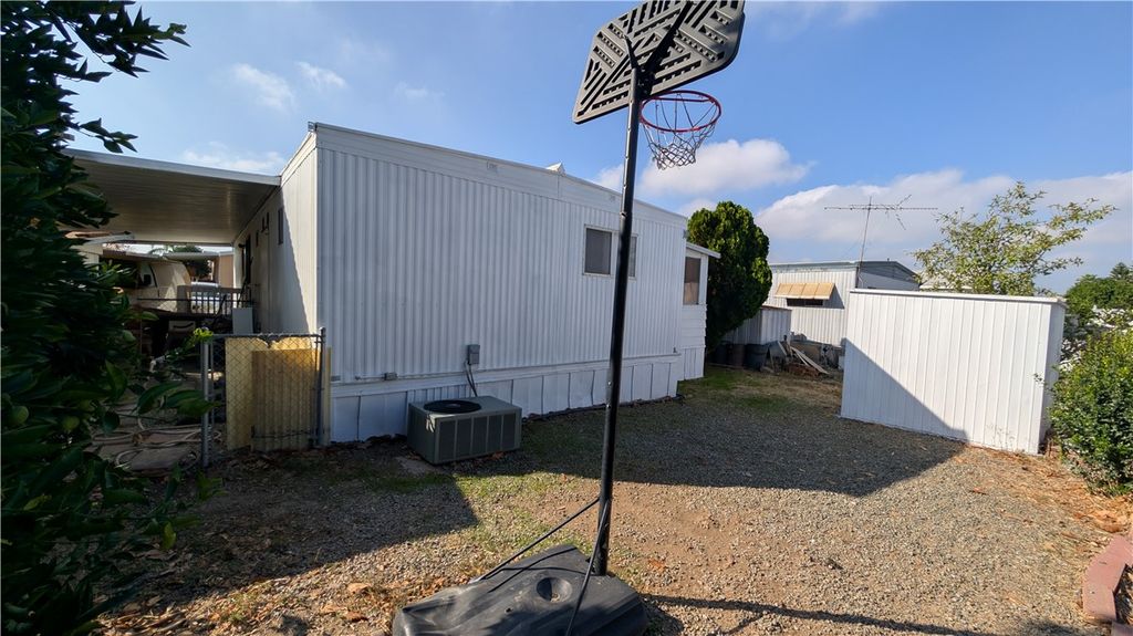 Photo of 1560 Massachusetts Ave, Riverside, CA 92507 (MLS # SW25245384)