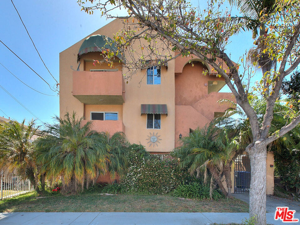 1485 Obispo Avenue 6