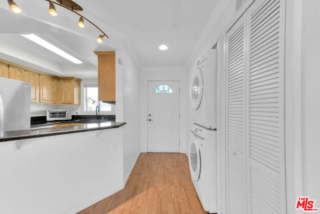 1485 Obispo Avenue 6