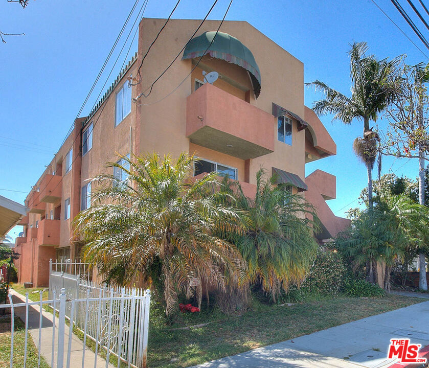 1485 Obispo Avenue 6
