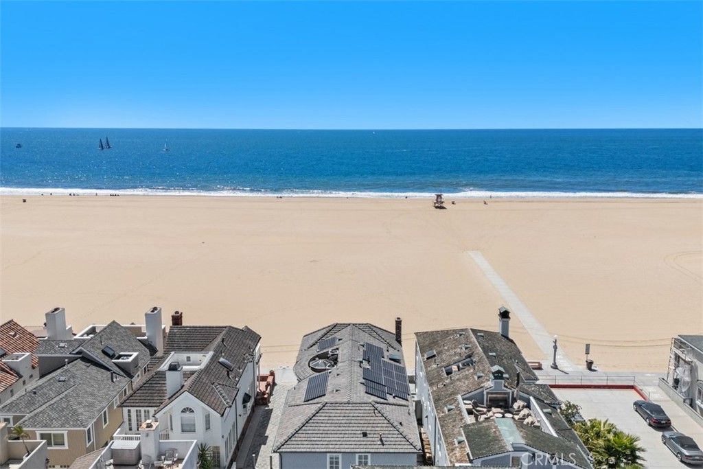 Photo of 522 W Oceanfront, Newport Beach, CA 92661 (MLS # OC26079870)
