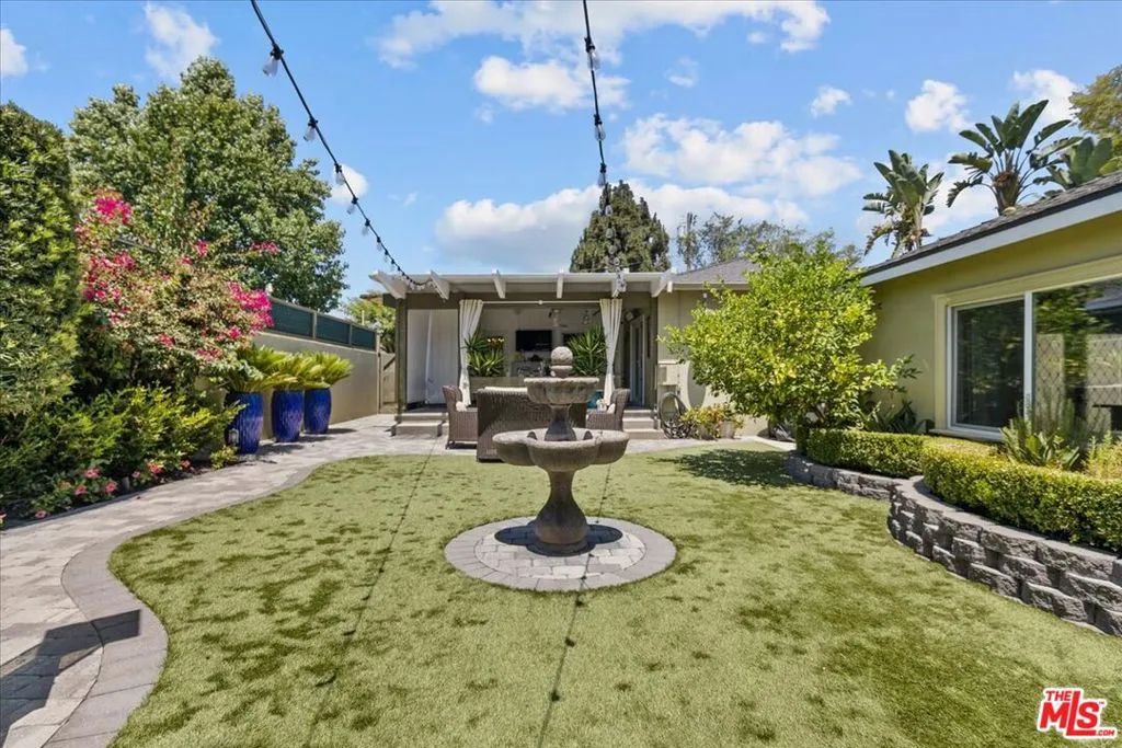 North Hollywood, California 91602, United States, 4 Bedrooms Bedrooms, ,3 BathroomsBathrooms,Residential,Active,2943