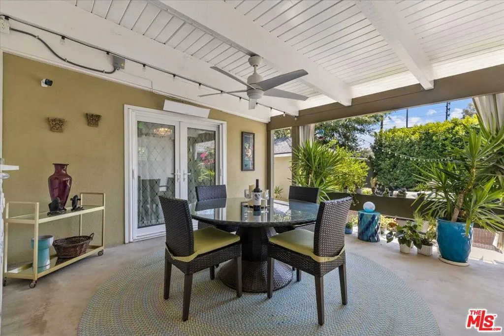 North Hollywood, California 91602, United States, 4 Bedrooms Bedrooms, ,3 BathroomsBathrooms,Residential,Active,2943