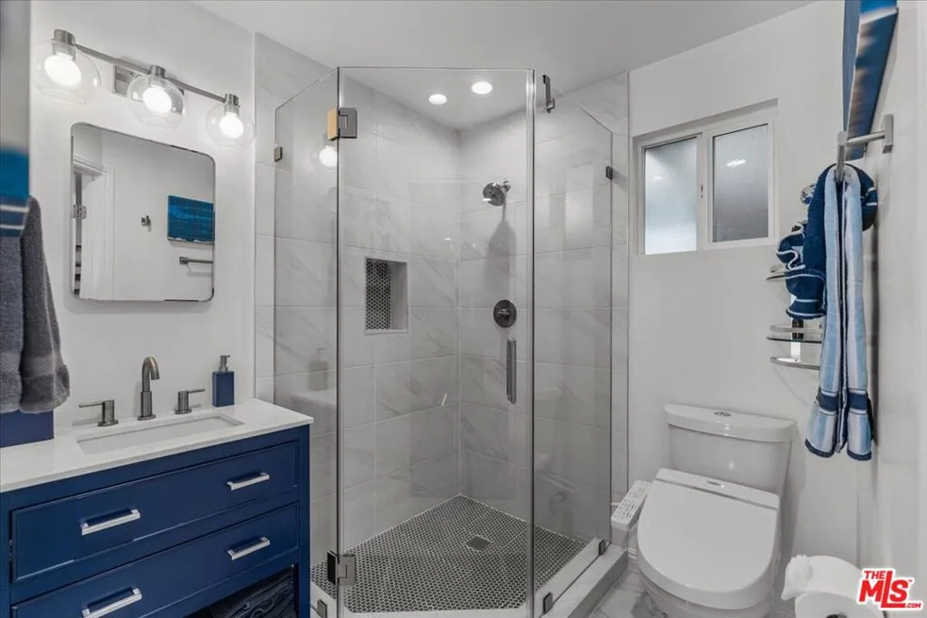 North Hollywood, California 91602, United States, 4 Bedrooms Bedrooms, ,3 BathroomsBathrooms,Residential,Active,2943