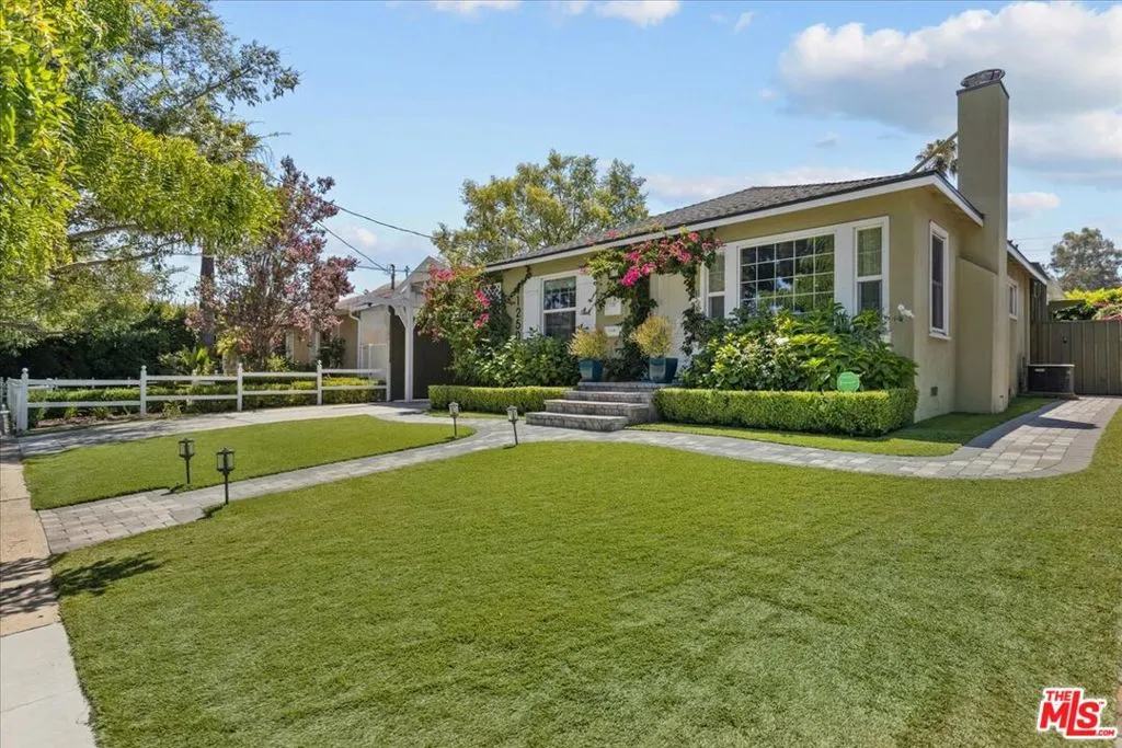 North Hollywood, California 91602, United States, 4 Bedrooms Bedrooms, ,3 BathroomsBathrooms,Residential,Active,2943